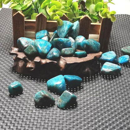 Blue Apatite Polished Rolling Stone – product image 4