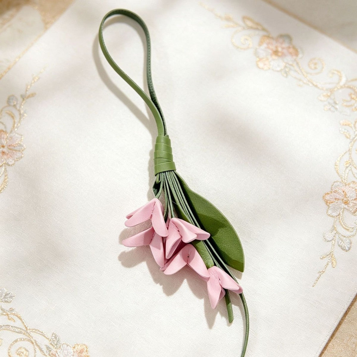 Fleur d’osmanthus Soulstone – bijou de sac – image produit 7